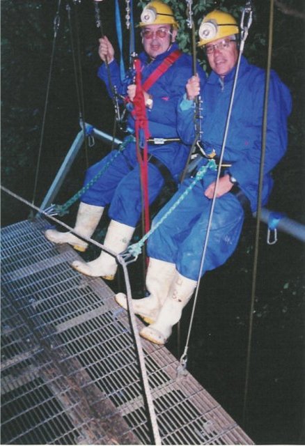 Abseil.jpg (65457 bytes)